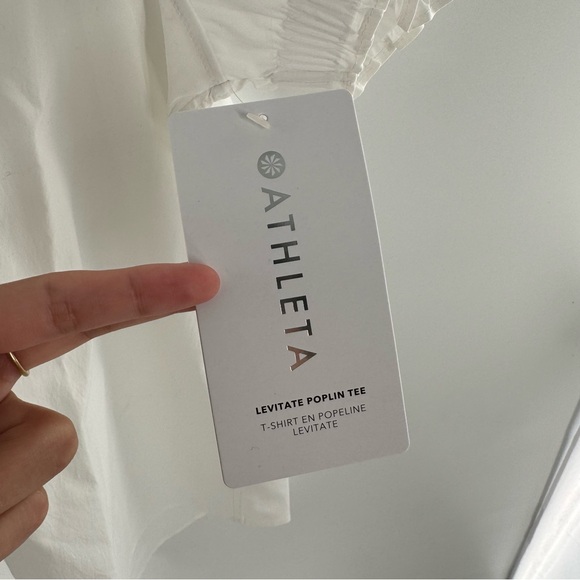 New! Athleta Levitate Poplin Tee Short Sleeve Blouse Size Small - Picture 5 of 12